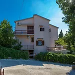 Hundefreundliches Studio-apartment Nur 580 Meter Zum Mit Parkplatz Selce