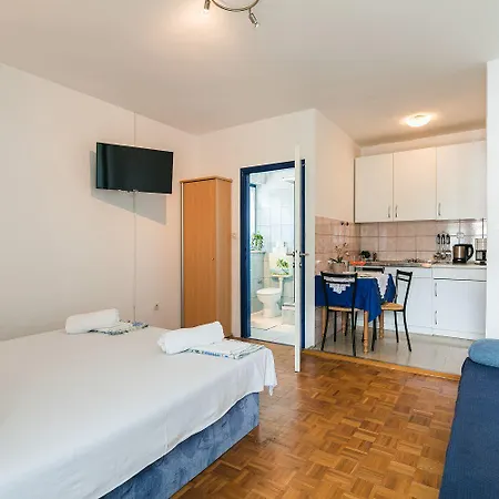 Hundefreundliches Studio-apartment Nur 580 Meter Zum Mit Parkplatz Selce